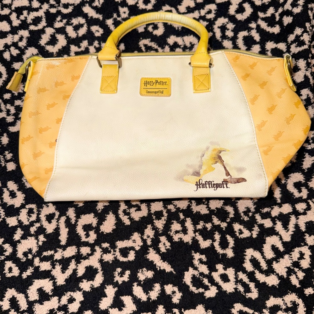 Loungefly Harry Potter Hufflepuff Satchel Bag Yellow White Badger Wizardcore